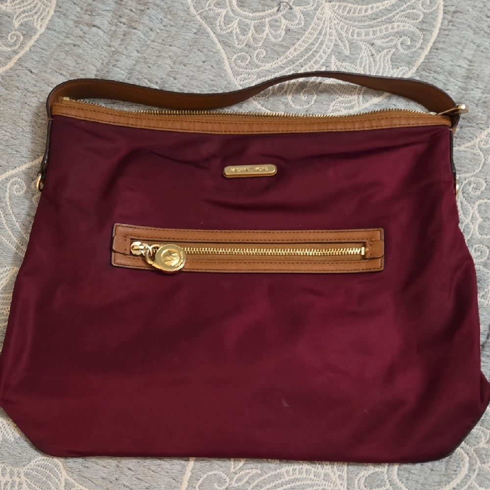 MICHAEL Michael Kors Red and Brown Shoulder Bag with Durable Fabric